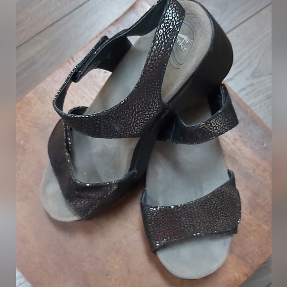 Dansko Sonnet metallic platform - Picture 7 of 9